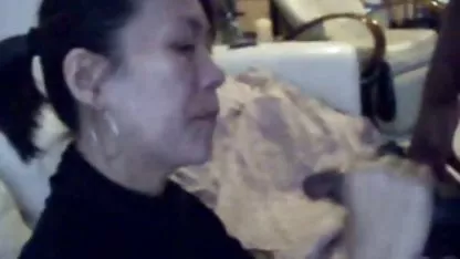 Младо момиче обръсва краката video klipove seks си в банята и не знае, че там е инсталирана скрита камера