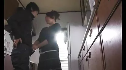 Даниел с приятел показват тялото на публично място видео клипове със секс