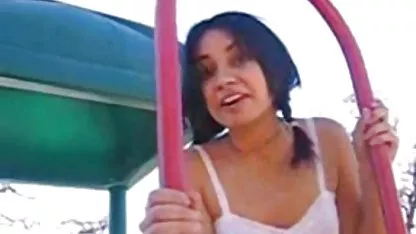 Мързеливият Кристал дори не искаше да свали чорапогащите си, секс и порно филми за да мастурбира шапката си