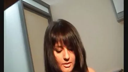 Масажистка без дрехи безплатни секс видеоклипове с пръст член на клиент