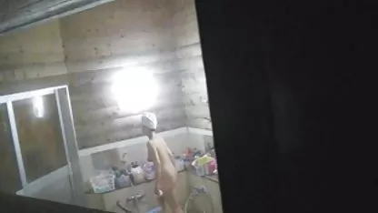 Доста брюнетка крещи по klipove sex време на анален секс