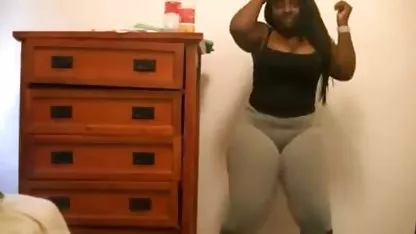 Двама най-добри порно филми и клипове приятели прелъстиха плешив мъж