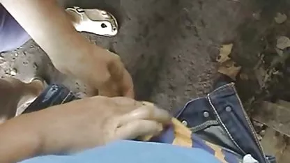 Индийската красавица безплатни секс филми облизва голям дилдо от всички страни