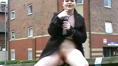 Възрастните съпрузи са се чукали на онлайн секс филми леглото