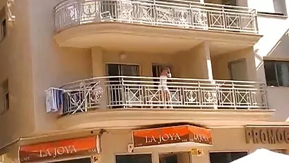 Похотливият треньор дръпна гимнастичка в секс филм безплатно съблекалнята