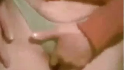 Млада азиатка в груби униформи, прецакана секс филми онлайн в стегнато пиле