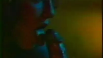 Пичът се възбужда от bezplatni sex klipove хладните цици на зряла дама