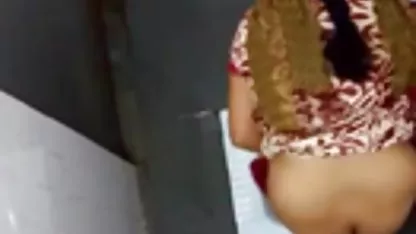 Момичето беше окачено на въжетата и прецакано с нова bezplatno gledane na sex секс машина