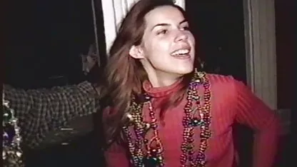 Младата дебела жена се радва, че млад човек я порно филми и клипове е чукал