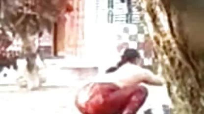 Секси брюнетка натисна два пишки в една анална секс филм порно дупка