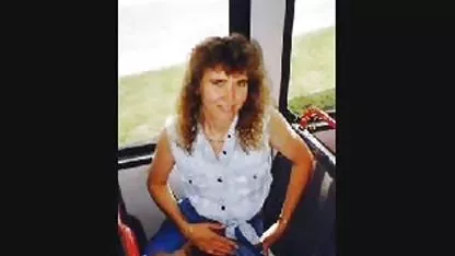 Момиче с нови порно филми малки гърди дава свирка от 1 човек