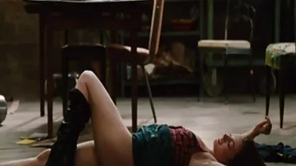 Три hhh seks film лесбийки се чукат с дълъг дилдо