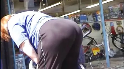 Японецът се радва на мастурбация и секс филм порно смуче пениса