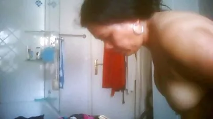 Осемнадесетгодишно момиче секс видео филми се чука с учител