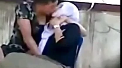 Закръглени милф получи оргазъм секс видеоклипове с пулверизъм от мастурбация