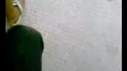 Публично излагане на строен секс филми с животни германец в Берлин